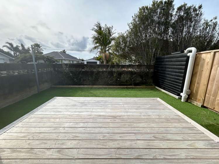 2/10 Shamrock Lane Te Atatu Peninsula_8