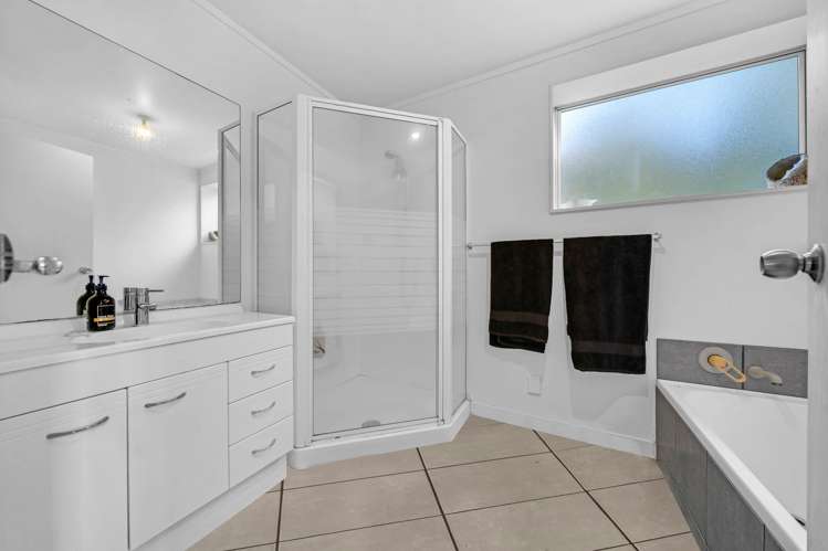 12 Target Road Totara Vale_13
