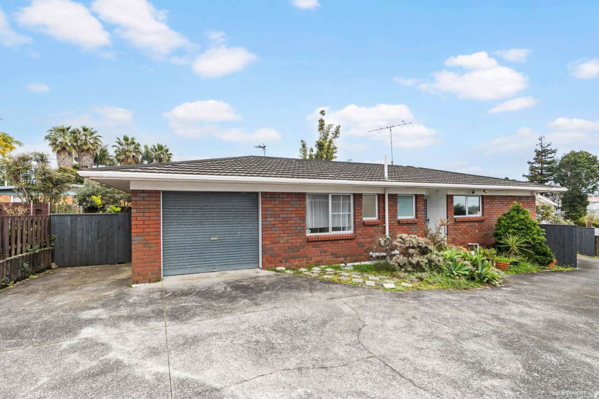 1/10 May Avenue Te Atatu South_0