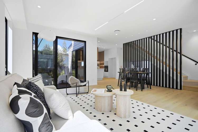 2/1 Montana Avenue Murrays Bay_8