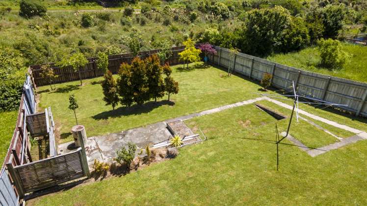 16 Waihora Crescent Waitangirua_16