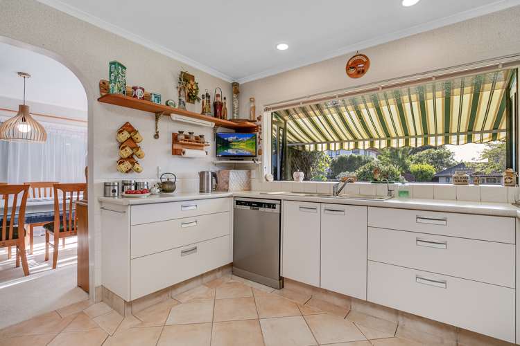 14 Saint Simon Place Botany Downs_6