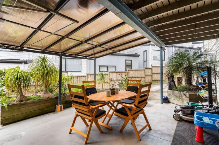 593 East Coast Road Browns Bay_23