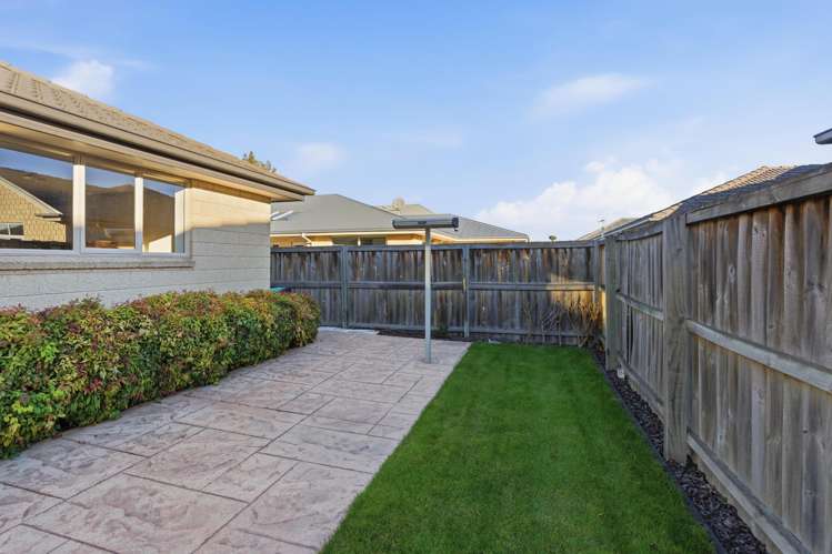 25 Applefield Court Northwood_30