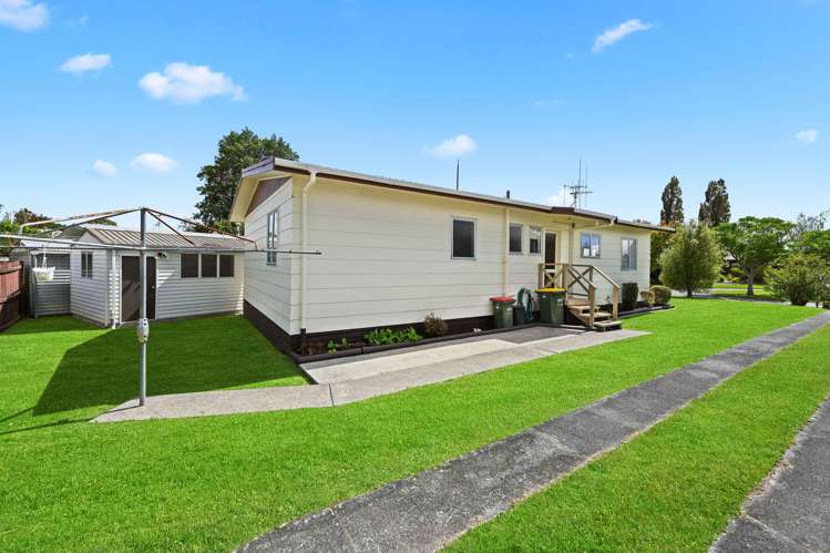 9a Emma Place Pukete_15