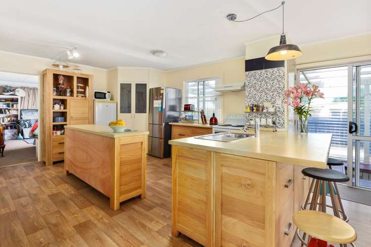 66 Wharf Road Clarks Beach_13