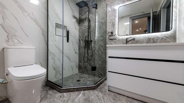 14 Greenstead Close Flat Bush_33