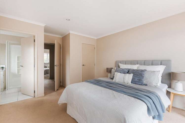 9 Barossa Way Brookfield_12