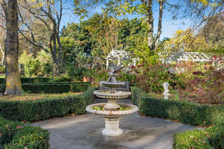 28 Bothams Bend Road Spring Creek_36