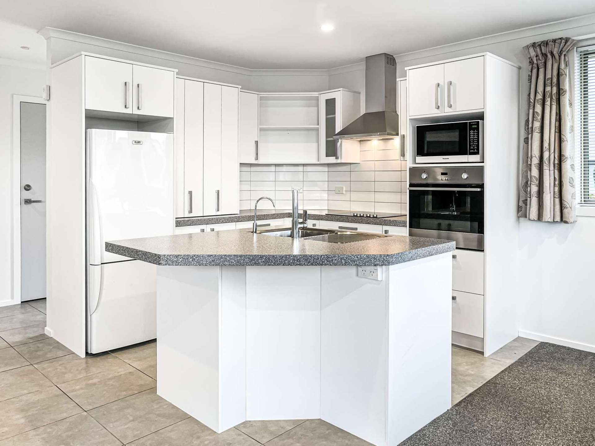 8/36 Belgrove Drive Waipukurau_0