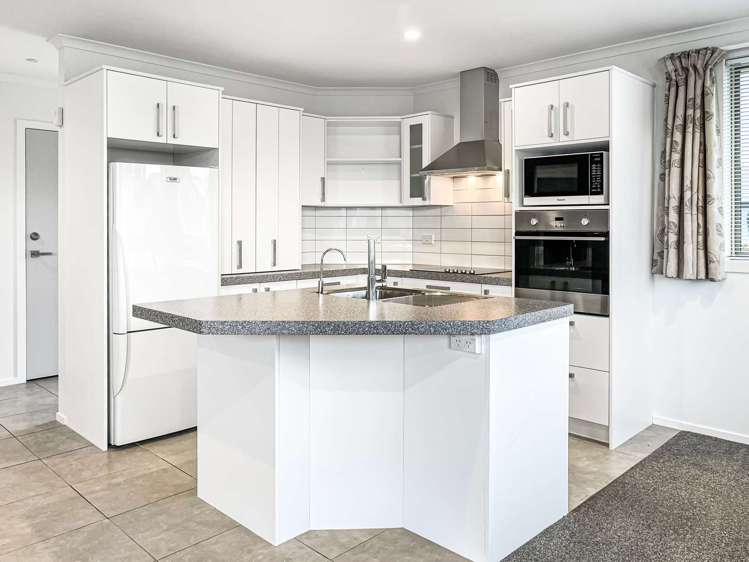 8/36 Belgrove Drive_0