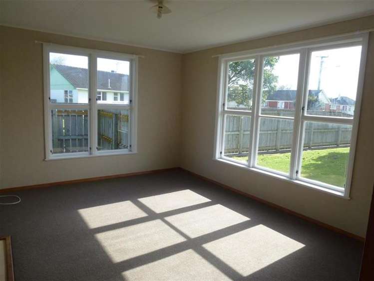 25 Hudson Avenue Bulls_7