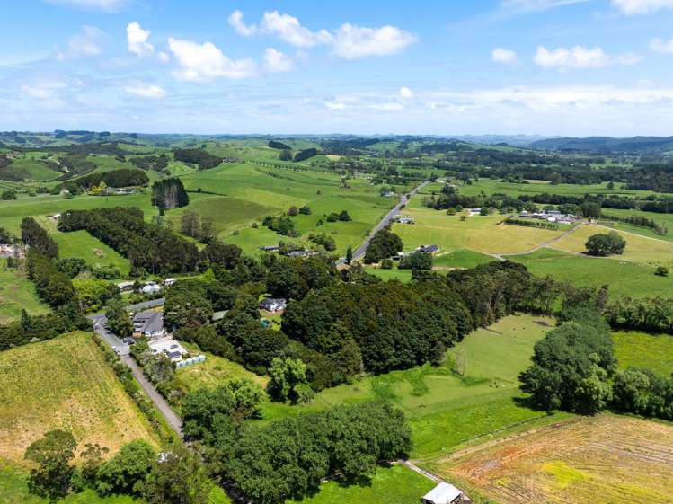 1174 Kahikatea Flat Road Waitoki_35