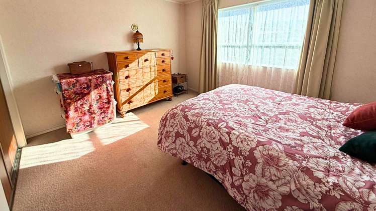 3/10 Feary Crescent Takaka_12
