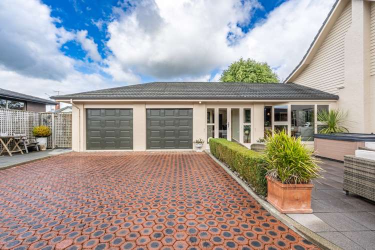 385 Queens Drive Windsor_35