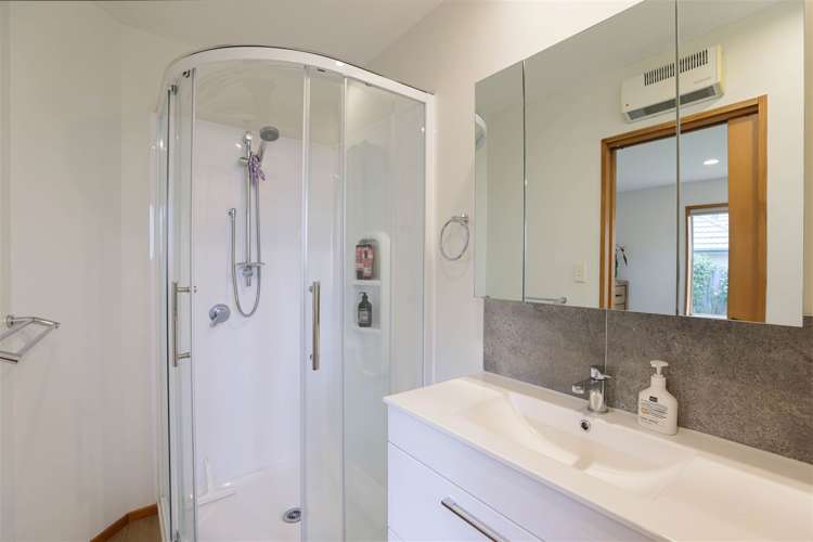 103 Pages Road Allenton_9