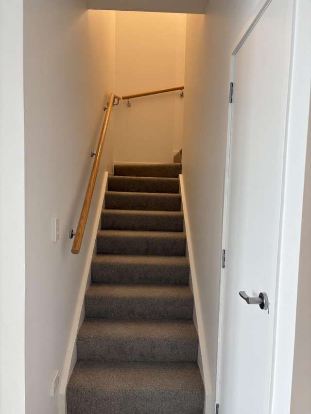 402/4 Reads Quay 1052_2