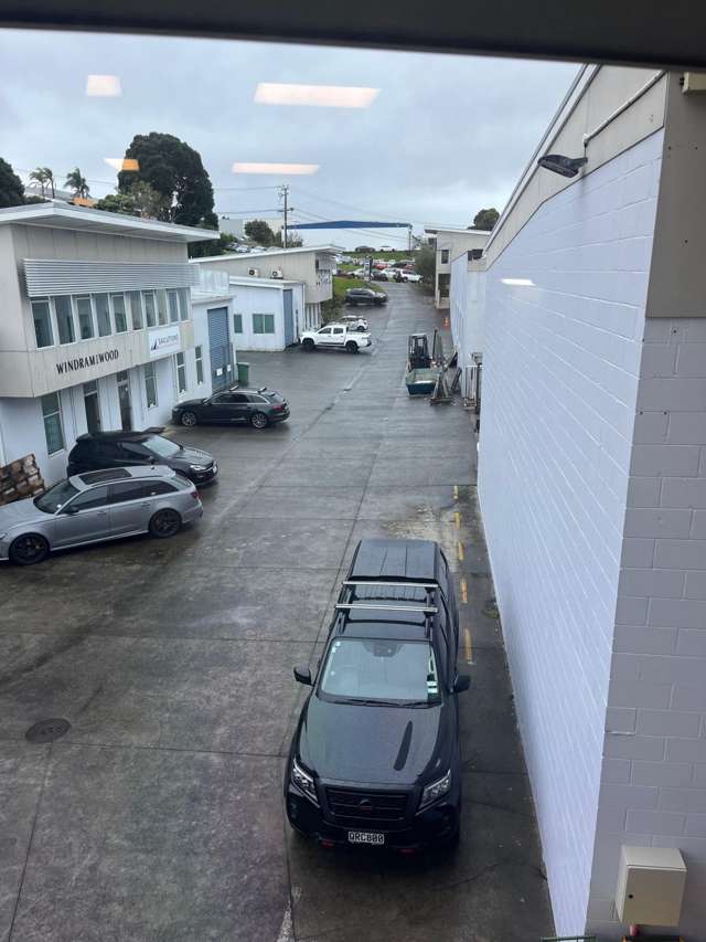 Unit E/65 View Road Wairau Valley_3