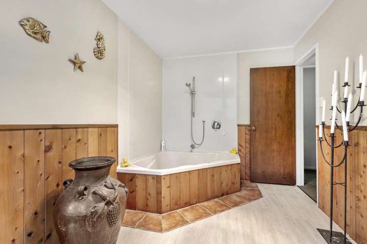 121 Maungatawhiri Road Raglan_16