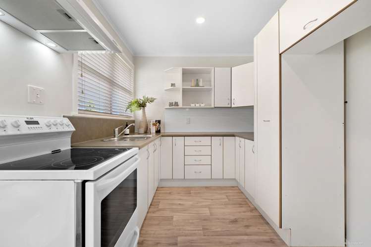 2b Cheriton Road Mellons Bay_5