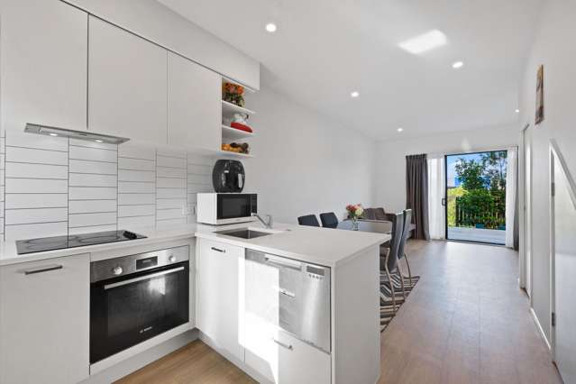 31/47A Huntington Drive Botany Downs_3