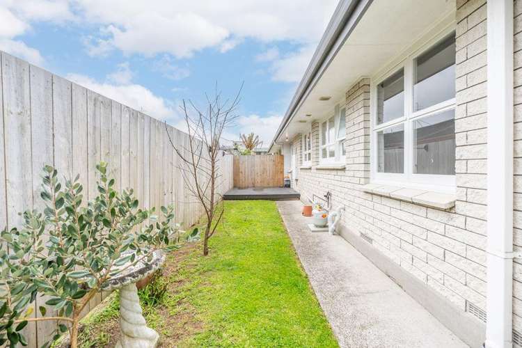 Flat 1/747 Cameron Road Tauranga South_14