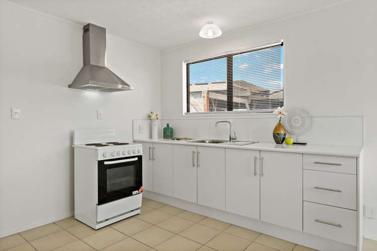 1/7 Haumia Way Otara_8