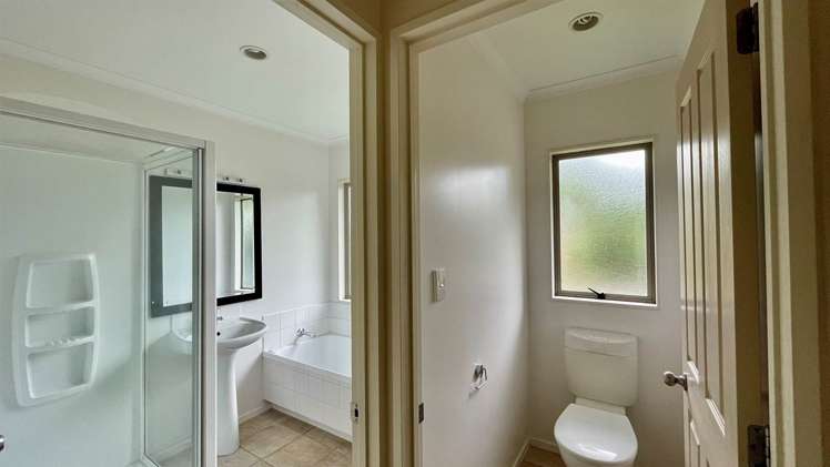 8 Devana Court Torbay_10