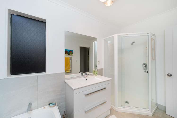 8 Greenwood Place Fitzherbert_31