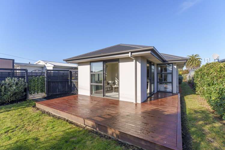 16 Sylvia Street Parklands_14
