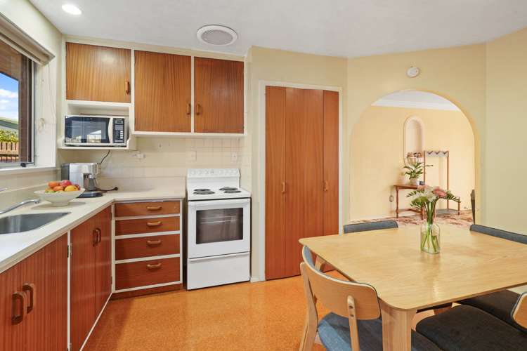 15b Salford Avenue Redwood_9