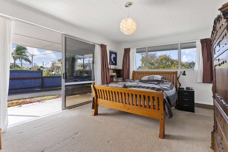 34 Centreway Road Orewa_10