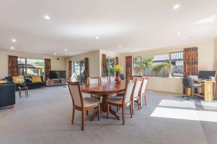 8 Otia Drive Richmond_5