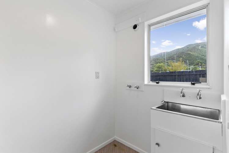 19 Antrim Crescent Wainuiomata_19