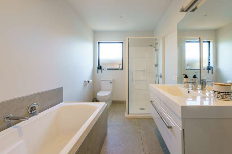 16 Finch Street Albert Town_10