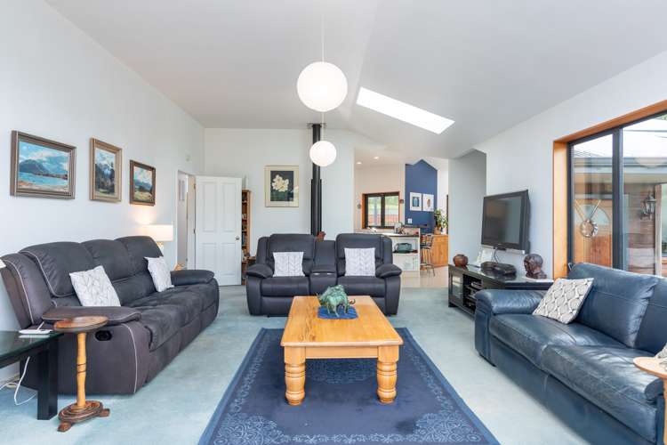 39 Kahikatea Lane Brown Owl_4