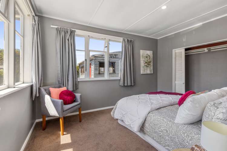 15 Sutherland Avenue Silverstream_7