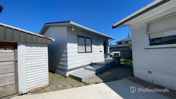 1/49 Eastburn Street_0