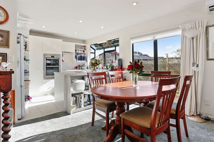 2/10 Worcester Road Meadowbank_10