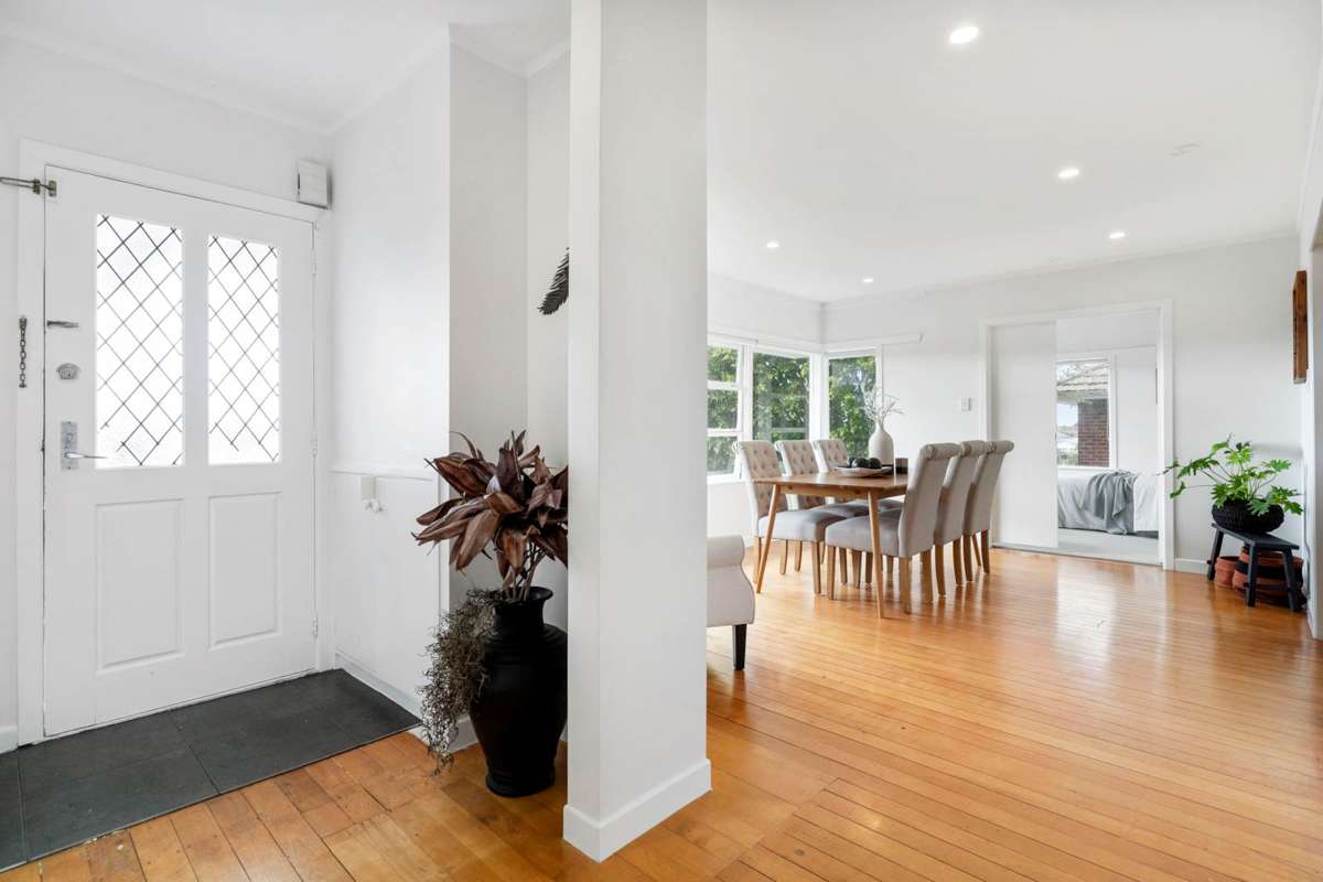 2/4 Corunna Road_2