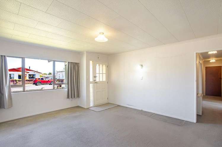 61 Allardice Street Dannevirke_11
