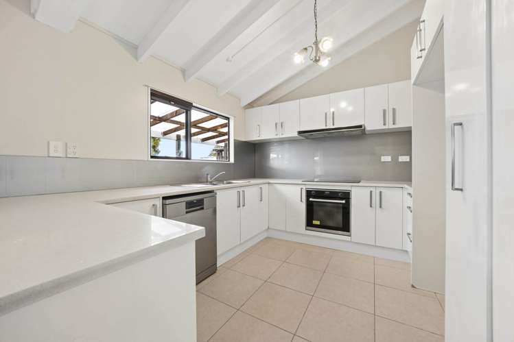 7A & 1/7A Tirimoana Road_3