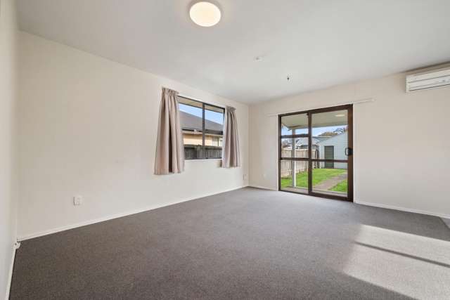 2/696 Gloucester Street Linwood_4