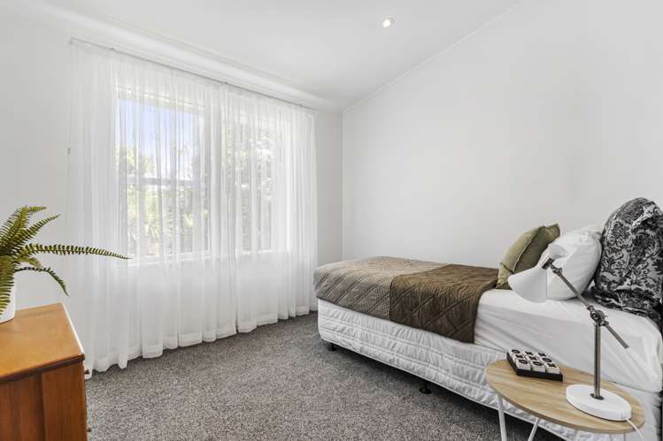 54 Galaxy Drive Mairangi Bay_12