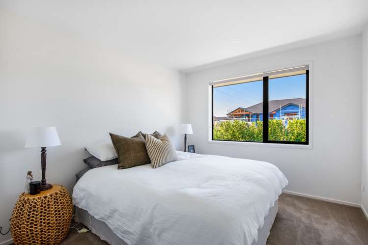 29 Honeyfield Drive Whalers Gate_15