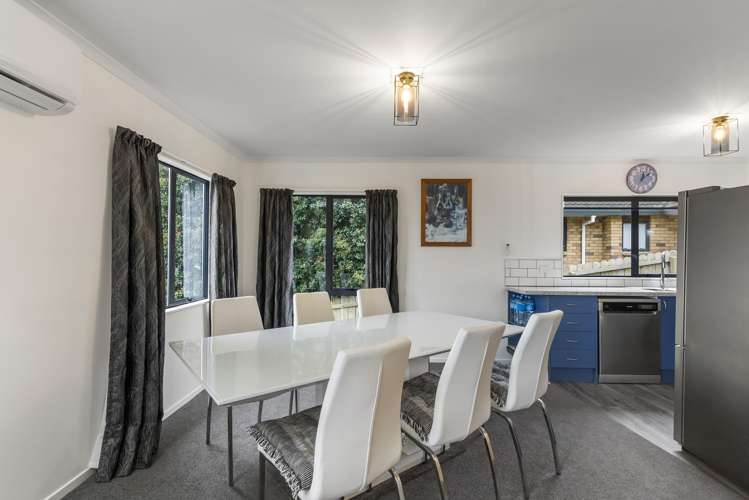 29d West Coast Road Glen Eden_5