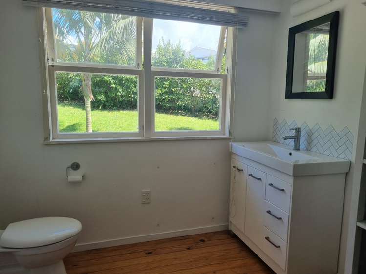 33 Deerness Crescent Algies Bay_14