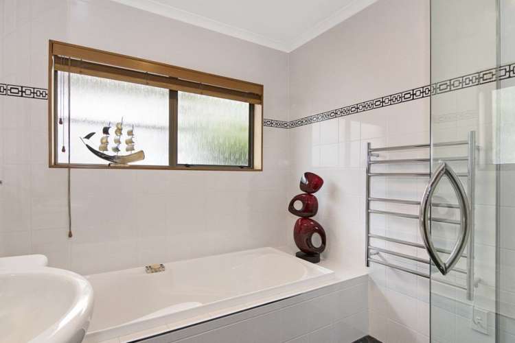 7 Farnham Drive Richmond_12