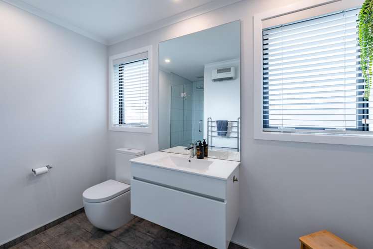 84 Helwick Street Wanaka_17