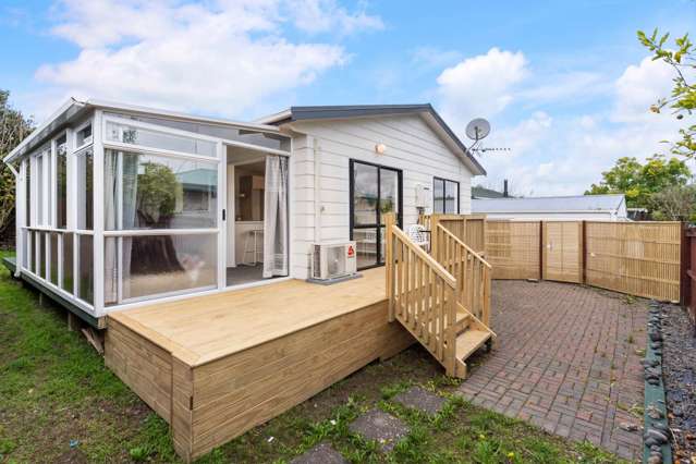 2/52 Waitaki Street Henderson_2